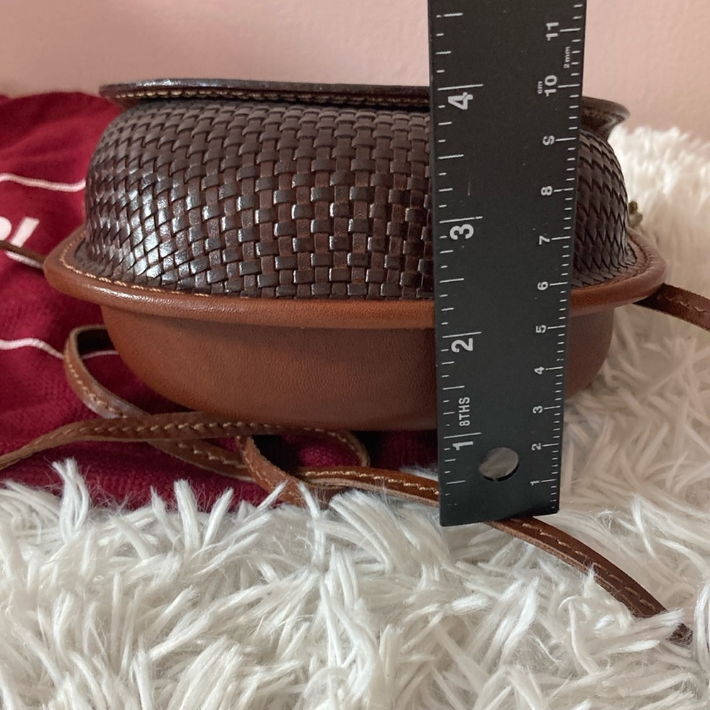 Italian Saddle Crossbody Handbag - Picture 8 of 16